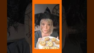 Biscuits halloween 🎃🎃 recettefacile biscuit confiture fraise halloween [upl. by Dnalwor]