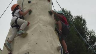 Escalada en el rocódromo [upl. by Ahsiadal46]