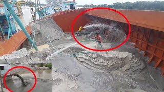 Unloading sand form ship barge unloading video unload sand from big barge ship 31 [upl. by Mavis]