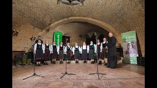 Grupul de colindători din Mândra „Dumnezău și Sfântu Pătru”  concert caritabil [upl. by Lucienne399]