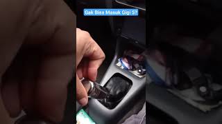 Pemyebab Persneling Tidak Masuk Gigi 5 automobile mekanikhandal mekanikandalan [upl. by Sanoy]