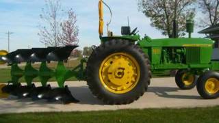 John Deere 4020 [upl. by Ellednahc]