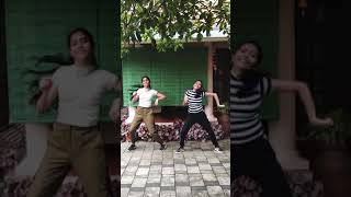 Levitating 💃  Dua Lipa [upl. by Anilet1]