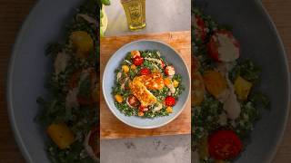 30 min  Boerenkoolsalade met pompoen en gegrilde halloumi makkelijk recept salade halloumi [upl. by Kcirrej]