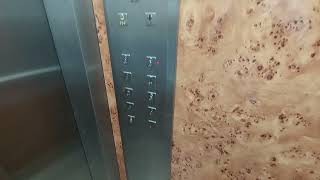 La Plana lift in a 9 story [upl. by Fanestil103]