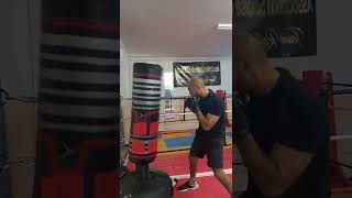 Boxe Anglaise sur un sac de frappe et faire des enchainements 🥊🥊 [upl. by Fidelis]