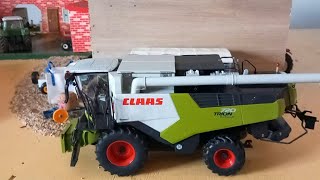 Claas moissonneusebatteuse trion 720 [upl. by Cormick509]