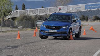 Škoda Kodiaq RS 2019  Maniobra de esquiva moose test y eslalon  km77com [upl. by Safko]