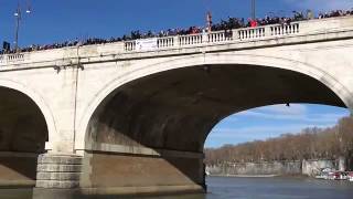 IL TUFFO DI SIMONE CARABELLA NEL TEVERE 2015 [upl. by Vanna]