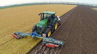 Ploughing amp Power Harrowing in one pass with a John Deere 7280R  Lemken Zirkon  Kverneland [upl. by Aneles]