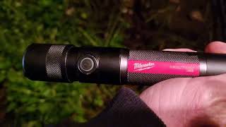 Dobbos Milwaukee REDLITHIUM USB Rechargeable 1100L Twist Focus Flashlight 30Ah [upl. by Rosenbaum]