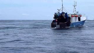 Trawler loses its net on reef 18th July 2015 [upl. by Neural395]