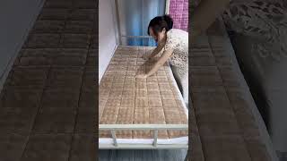 Thickened warm milk fleece mattress cover for autumn and winter warm and comfortable to use [upl. by Pihc]