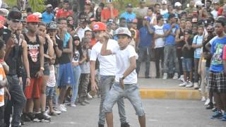 Batalla De Gallos Dembow  Vídeo Oficial Bailando Dembow 2014 [upl. by Dunning547]