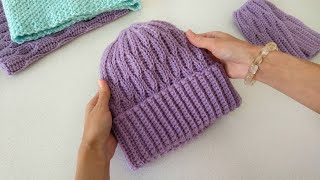 Красивая шапка крючком из одного мотка Узор quotСотыquot  Шапка с отворотом  Crochet hat [upl. by Bonucci]