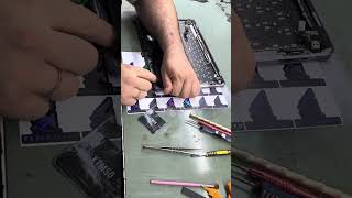 Como remover a bateria do MacBook Pro A2159 How to remove battery MacBook Pro A2159 [upl. by Chally118]