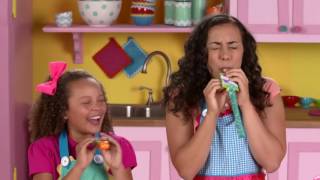 Lalaloopsy Kitchen Lala Button Ice Cream Sandwiches Recipe  Episode 1  Lalaloopsy [upl. by Ymaj]