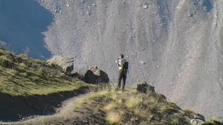 chemins de traverse Les cretes de la blanche au dessus du vallon de Sestriere [upl. by Jamnes]