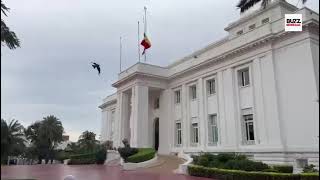 Palais présidentiel  Le drapeau national en berne [upl. by Aldas]