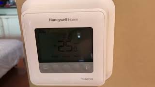 Honeywell TH4110U2005 U T4 Pro Program Mable Thermostat Review [upl. by Anayeek832]