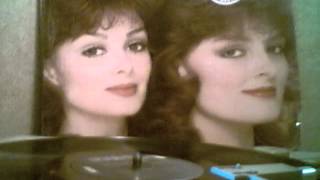 The Judds  Love Is Alive original Lpversion [upl. by Neeham]