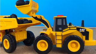 Juguetes Camiones de Construccion CAT Mini Movers Cat  Caterpillar Camion de volteo Cargador [upl. by Ycnuahc]