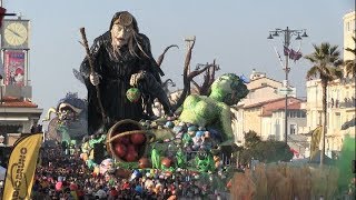 Carnevale di Viareggio 2019  Sintesi del 2° corso [upl. by Akessej]