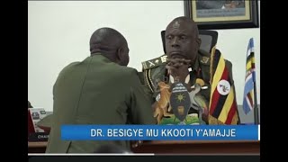 Omulamuzi wa kooti yamagye naye bimutyamye Besigye takyalimusilikale [upl. by Imim]