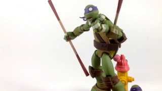 Revoltech Donatello Nickelodeon Teenage Mutant Ninja Turtles Review [upl. by Anauqahs]