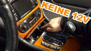 ZIGARETTENANZÜNDER DEFEKT 🛠 KEINE 12V KEINE MUSIK 🛠 MERCEDES MRDOIT CLK320 [upl. by Neeuq]