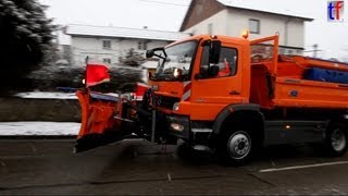 SNOW PLOWS  Winterdienst Mercedes Atego und Traktorle 20130226 [upl. by Cormack483]