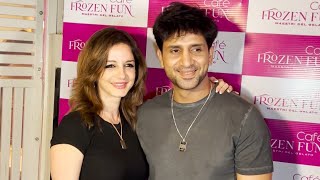 Sussanne Khan With Husabnd Arsalan Goni Arrives At Frozen Fun cafe Event [upl. by Recor]