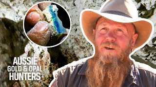 The Bushmen Drill Through Rock To Find MEGA 4KG Of Opal  Outback Opal Hunters [upl. by Beatriz]