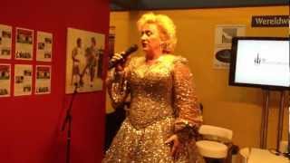 Karin Bloemen op de Vakantiebeurs [upl. by Staley]