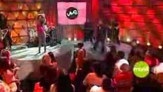 Nelly Furtado ft Timbaland  Promiscous Live on Mun2 [upl. by Alayne]