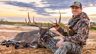 MATURE BUCK From The Ground Bowhunting The quotGOLDEN TRIANGLEquot in South Texas [upl. by Danyluk943]