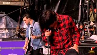 Sleeping With Sirens  Reading Festival  Main Stage  Full Set  24082014 [upl. by Rattan]