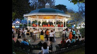 quotMI CAFETALquot CON LA MARIMBA ORQUESTA REYNA TUXTLECA EN EL PARQUE DE LA MARIMBA DE CHIAPAS [upl. by Storz170]