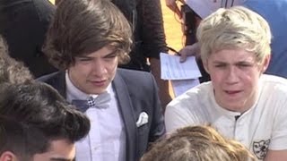 ONE DIRECTION heats up red carpet at Kids Choice Awards [upl. by Ner44]