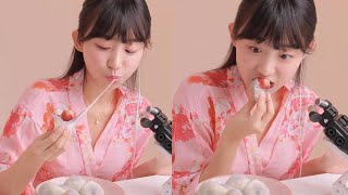 ASMR Fruit MOCHI Eating 🍓 팅글 넘치는 과일 모찌 소리 [upl. by Lefty]