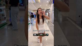 Marcela Jardim quase caiu no meio do shopping shortsviral [upl. by Sylvanus]