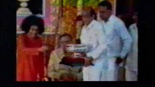 Sai Baba Tricks Completely Exposed Satya sai baba fraud Sai Babas magic trick [upl. by Ahmar]