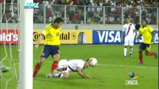 Gol de James Perú 0 Colombia 1  Eliminatorias al Mundial Brasil 2014 [upl. by Carlynne829]