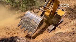 Fearless Excavator Operator Swiftly Constructs Mountain Road Defying Challenges  Excavator World [upl. by Esom498]