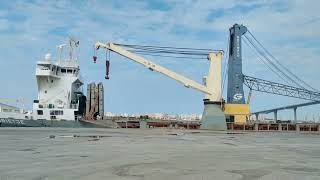 Gottwald mobile harbour crane HMK 6407 B [upl. by Compte]