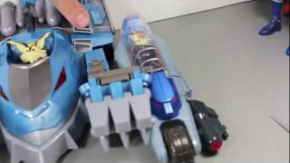 Thundercats 2011 Thundertank amp ThunderRacer with Snarf LionO amp Tygra Toy Vehicle Review [upl. by Ayahsal326]