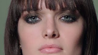 How to Get a Blurry Green Look with the New Eye Collection – CHANEL Makeup Tutorials [upl. by Strang]