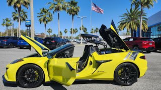 2024 Corvette Z06 Convertible 3LZ quotAccelerate Yellow Metallicquot en Español [upl. by Assirehs]