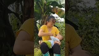 Breastfeeding mom breastfeeding newborn cutebaby baby viralvideo trending shorts [upl. by Bette-Ann]