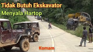 Heboh Pasukan Mobil Hartop Mengevakuasi Truck Trailer Muatan Alat Berat yang Terperosok [upl. by Naida]